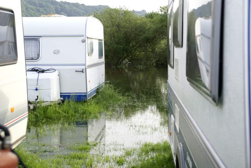 Hochwasser 2008 beim Campingplatz Bild Nr.007